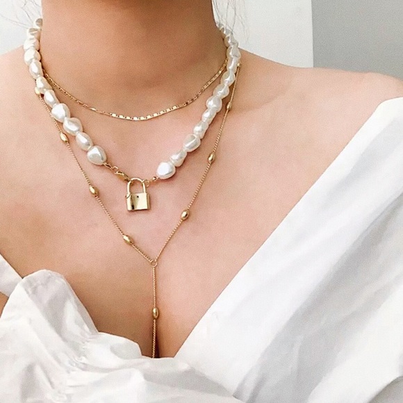 Blogger Fav Multi Layer Pearl Lock Chain Necklace - Picture 2 of 5
